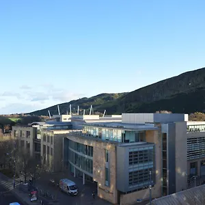  Apartamento Holyrood Park - Carparking Included!