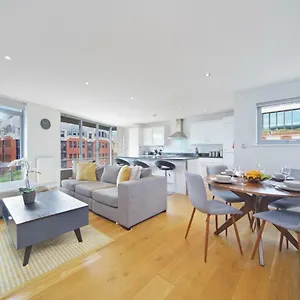 2 Bed Executive Penthouse Near Liverpool Street Free Wifi By Aparts Apartment